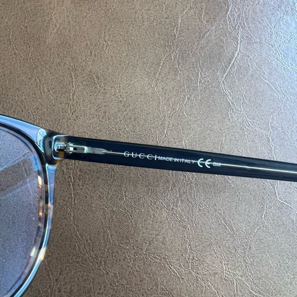 GUCCI GLASSES